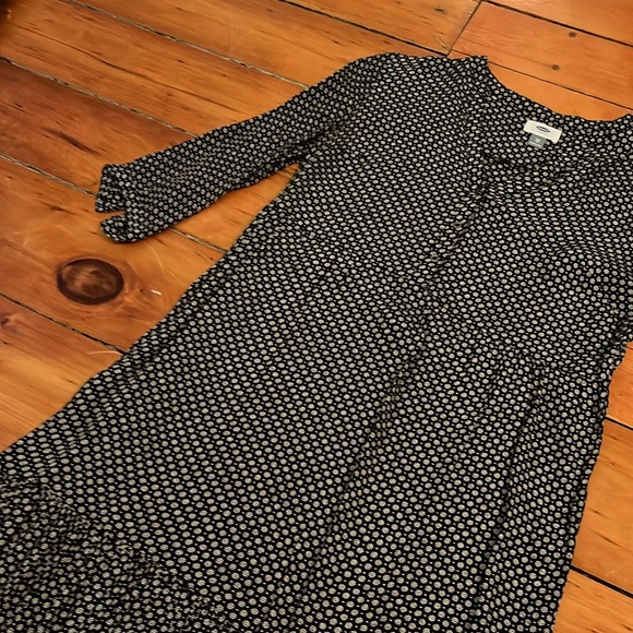 Floral print tunic dress black with white flowers. Cottage core & vintage style - Picture 3 of 5